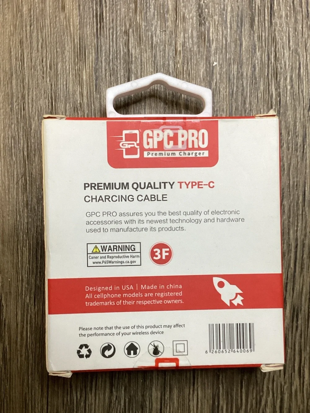 D226 White Charger & Sync Cable - 3A Fast Charge
